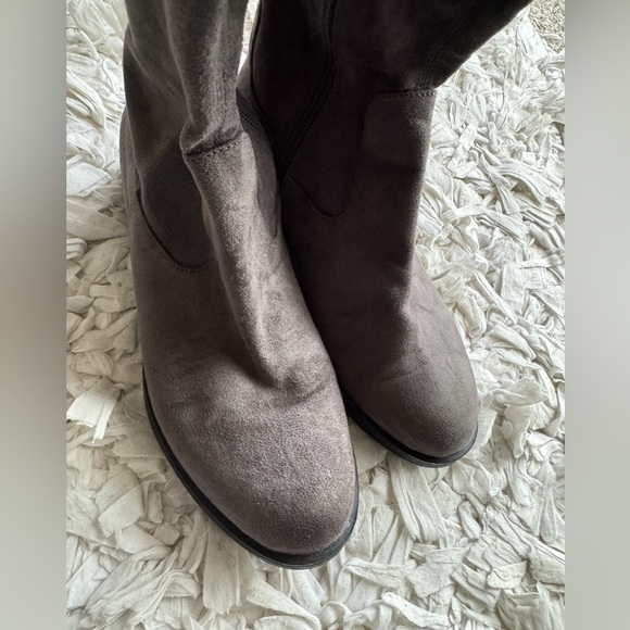Kenneth Cole Reaction Wind-Y Over the Knee Tall Suede Gray Boots Size 5 - Picture 9 of 11
